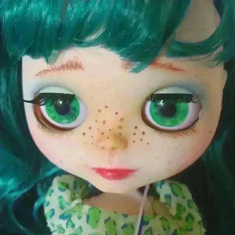 Custom Blythe Doll "Esmeralda" - Picture 10 of 12